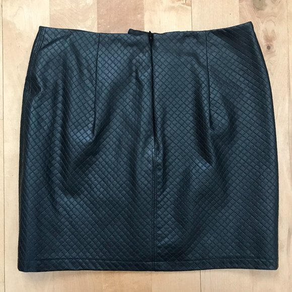 Black faux leather mini skirt - Cynthia Rowley - Picture 2 of 6
